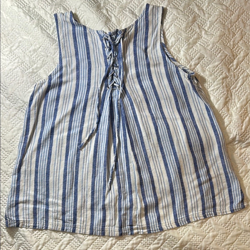 Two by Vince Camuto Blue and White Relaxed Tie Front Tank